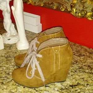 0121 Cato Wedge Ankle Boots